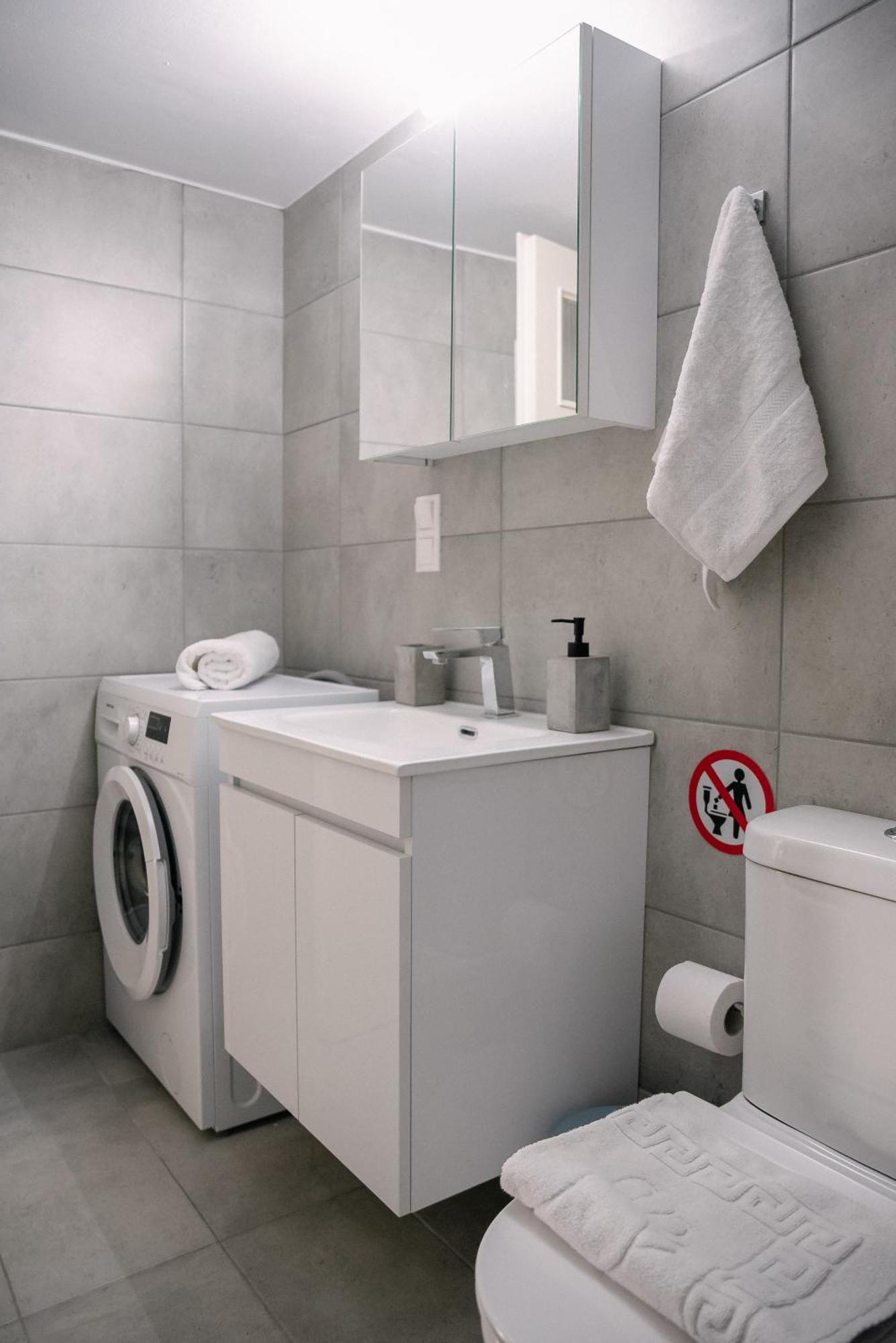 3Cs Athens Ampelokipoi Comfy Flat Ft Patio Airport Direct Day N Night Apartment Exterior photo